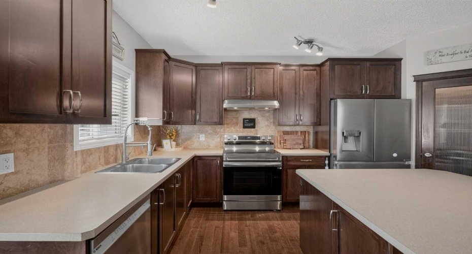 325 CIMARRON VISTA Way, Okotoks, Alberta T1S 0J6, 4 Bedroom Bedrooms, 0 ,4 BathroomBathrooms,Residential,For Sale,CIMARRON VISTA,0,A2326306