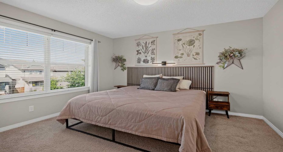 325 CIMARRON VISTA Way, Okotoks, Alberta T1S 0J6, 4 Bedroom Bedrooms, 0 ,4 BathroomBathrooms,Residential,For Sale,CIMARRON VISTA,0,A2326306