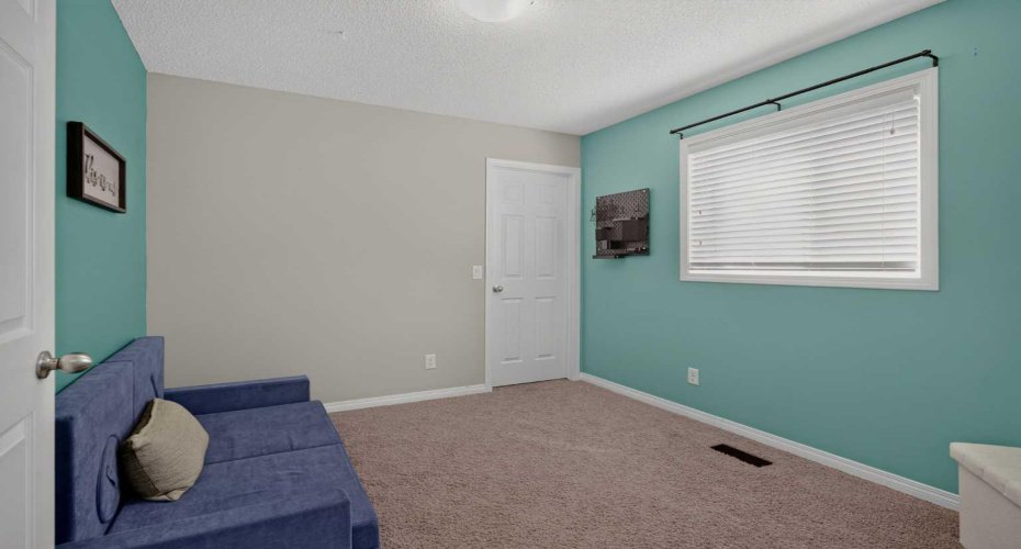 325 CIMARRON VISTA Way, Okotoks, Alberta T1S 0J6, 4 Bedroom Bedrooms, 0 ,4 BathroomBathrooms,Residential,For Sale,CIMARRON VISTA,0,A2326306