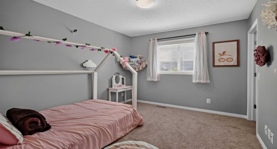 325 CIMARRON VISTA Way, Okotoks, Alberta T1S 0J6, 4 Bedroom Bedrooms, 0 ,4 BathroomBathrooms,Residential,For Sale,CIMARRON VISTA,0,A2326306