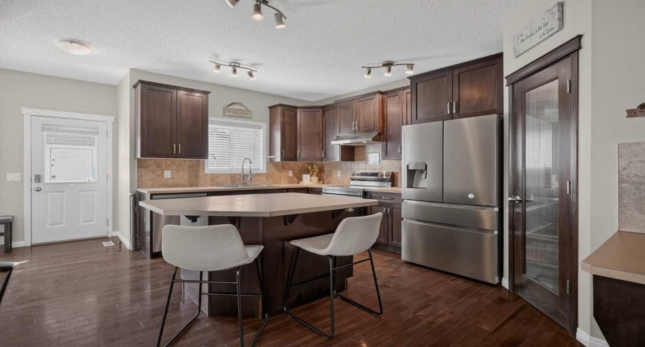 325 CIMARRON VISTA Way, Okotoks, Alberta T1S 0J6, 4 Bedroom Bedrooms, 0 ,4 BathroomBathrooms,Residential,For Sale,CIMARRON VISTA,0,A2326306