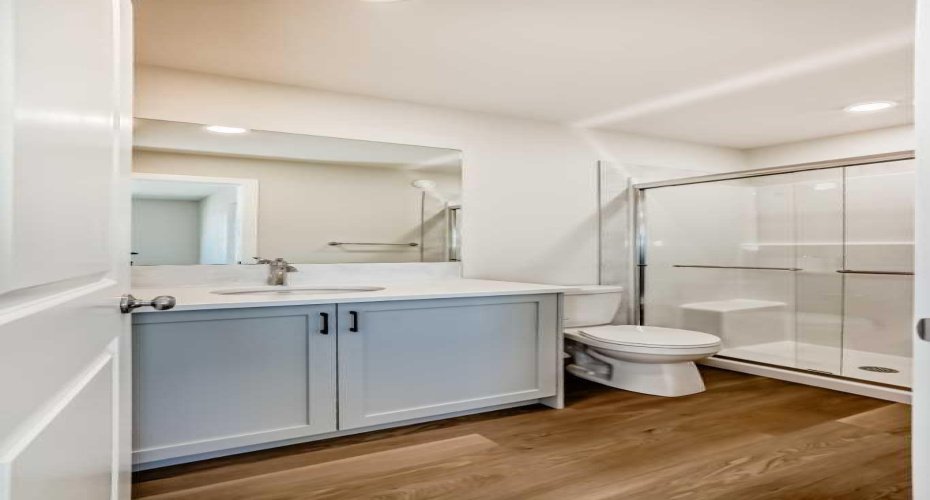 PLEASE NOTE: Photos are of a DIFFERENT Spec Home of the same model – fit and finish may differ. Interior selections and floorplans shown in photos.