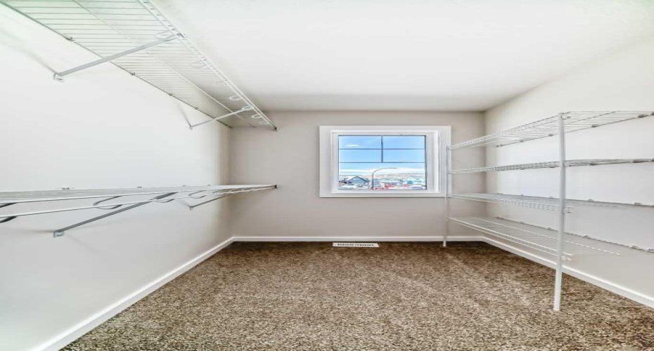 PLEASE NOTE: Photos are of a DIFFERENT Spec Home of the same model – fit and finish may differ. Interior selections and floorplans shown in photos.