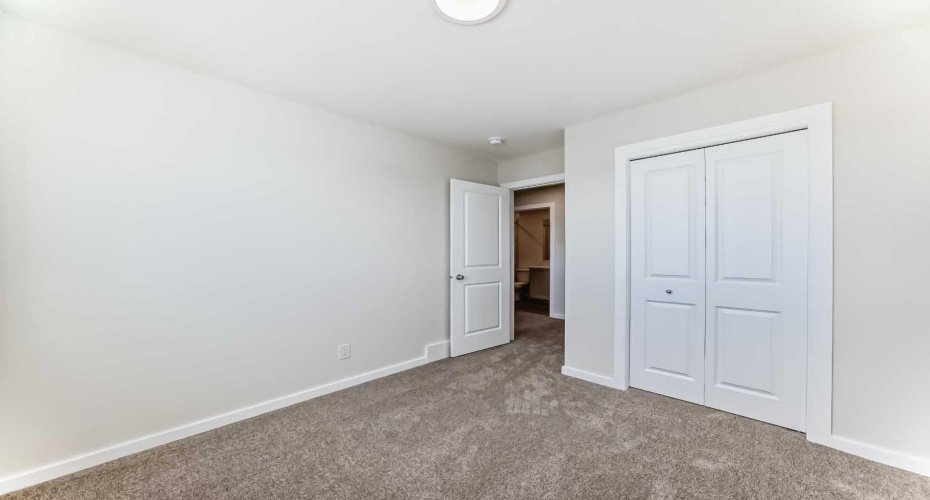 PLEASE NOTE: Photos are of a DIFFERENT Spec Home of the same model – fit and finish may differ. Interior selections and floorplans shown in photos.