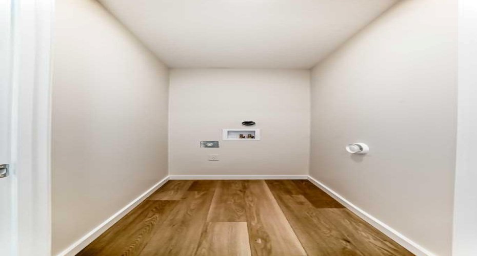 PLEASE NOTE: Photos are of a DIFFERENT Spec Home of the same model – fit and finish may differ. Interior selections and floorplans shown in photos.