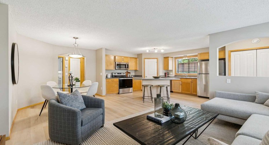 7 Everridge Square, Calgary, Alberta T2Y5J5, 1 Bedroom Bedrooms, 0 ,1 BathroomBathrooms,Residential,For Sale,Everridge,0,A2326364