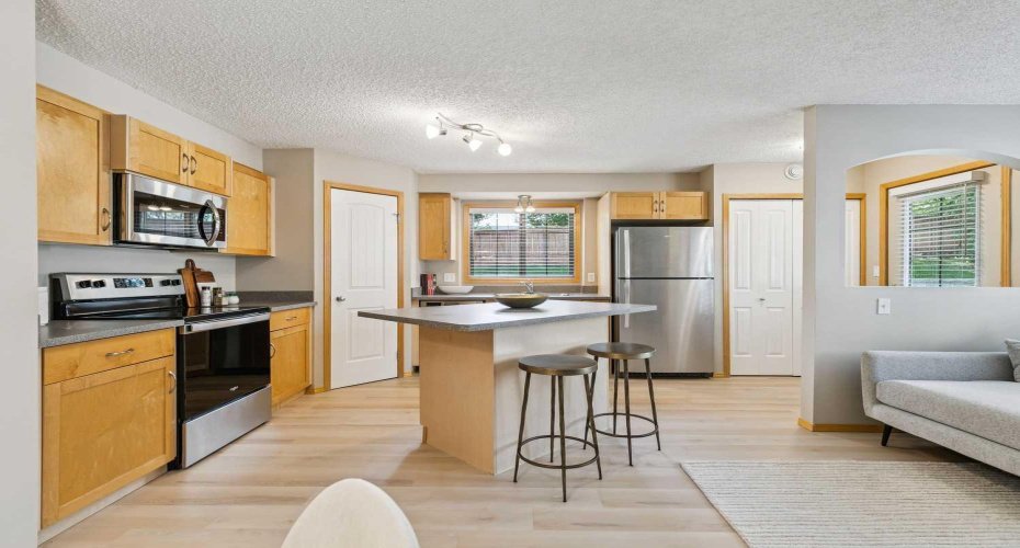 7 Everridge Square, Calgary, Alberta T2Y5J5, 1 Bedroom Bedrooms, 0 ,1 BathroomBathrooms,Residential,For Sale,Everridge,0,A2326364