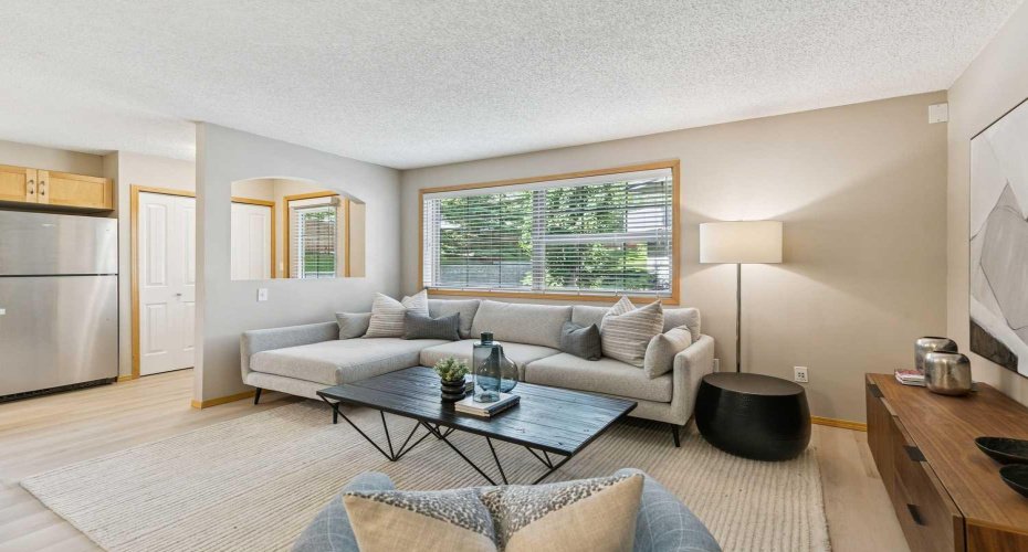 7 Everridge Square, Calgary, Alberta T2Y5J5, 1 Bedroom Bedrooms, 0 ,1 BathroomBathrooms,Residential,For Sale,Everridge,0,A2326364