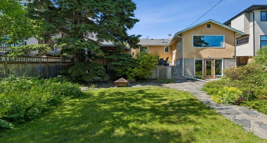 2216 26 Street, Calgary, Alberta T3E2A5, 3 Bedroom Bedrooms, 0 ,2 BathroomBathrooms,Residential,For Sale,26,0,A2326476