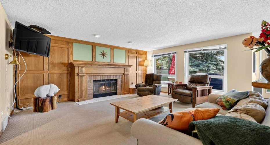 14 Hawkdale Gate, Calgary, Alberta T3G 2W6, 4 Bedroom Bedrooms, 0 ,4 BathroomBathrooms,Residential,For Sale,Hawkdale,0,A2326490