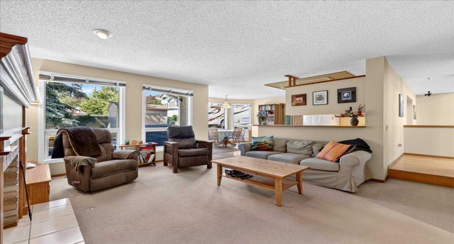 14 Hawkdale Gate, Calgary, Alberta T3G 2W6, 4 Bedroom Bedrooms, 0 ,4 BathroomBathrooms,Residential,For Sale,Hawkdale,0,A2326490