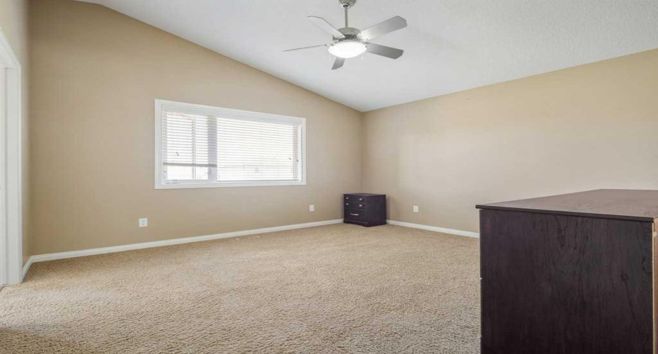 17 Coalbanks Link, Lethbridge, Alberta T1J 4H6, 4 Bedroom Bedrooms, 0 ,4 BathroomBathrooms,Residential,For Sale,Coalbanks,0,A2326571