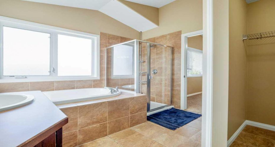17 Coalbanks Link, Lethbridge, Alberta T1J 4H6, 4 Bedroom Bedrooms, 0 ,4 BathroomBathrooms,Residential,For Sale,Coalbanks,0,A2326571