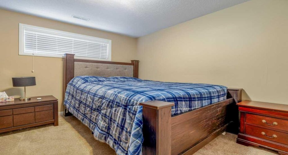 17 Coalbanks Link, Lethbridge, Alberta T1J 4H6, 4 Bedroom Bedrooms, 0 ,4 BathroomBathrooms,Residential,For Sale,Coalbanks,0,A2326571
