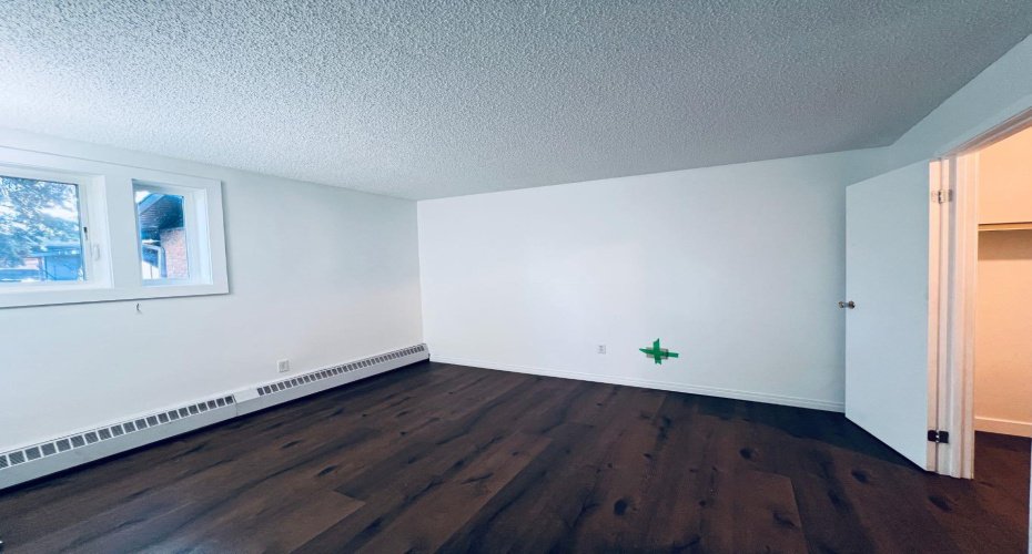 550 Westwood Drive, Calgary, Alberta T3E 3V6, 2 Bedroom Bedrooms, 0 ,1 BathroomBathrooms,Residential,For Sale,Westwood,0,A2327319