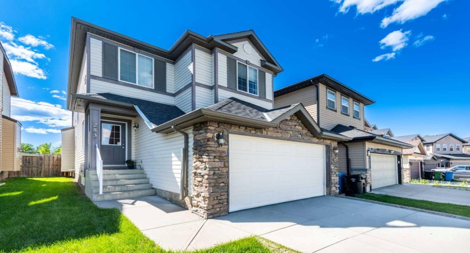 253 Bridleridge View, Calgary, Alberta T2Y 0E6, 4 Bedroom Bedrooms, 0 ,4 BathroomBathrooms,Residential,For Sale,Bridleridge,0,A2327321