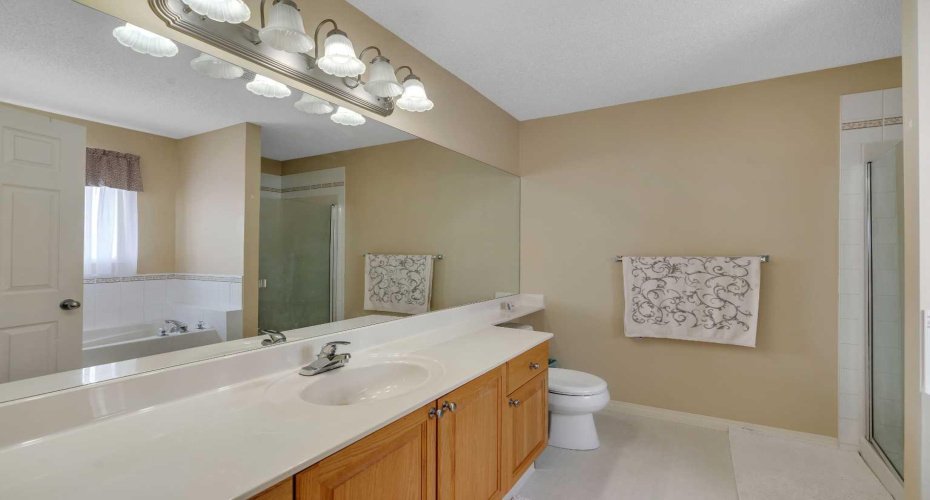 4pc ensuite.