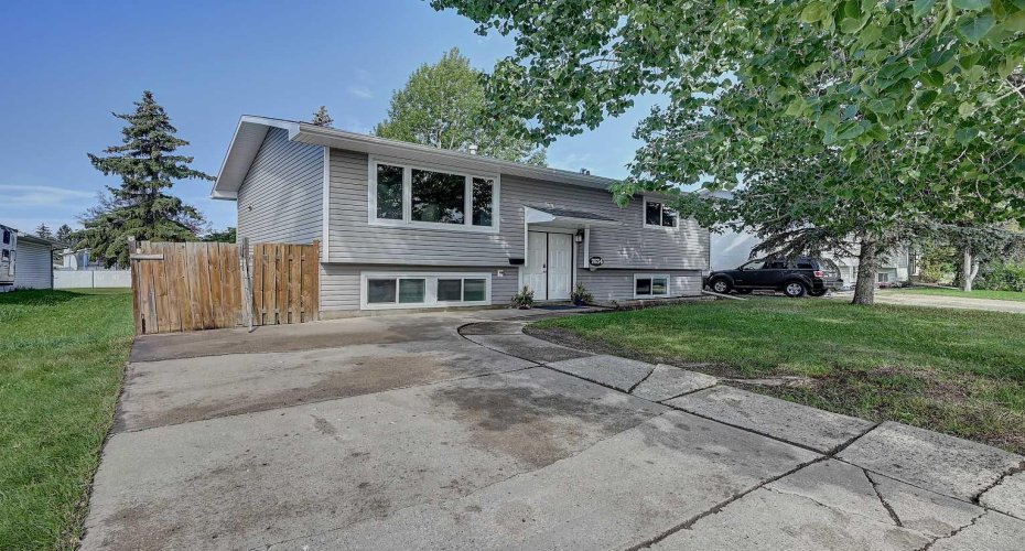 front driveway/exterior