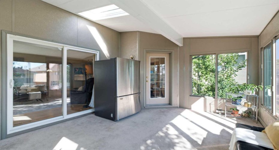 12 Edgeridge Green, Calgary, Alberta T3A 6A9, 5 Bedroom Bedrooms, 0 ,4 BathroomBathrooms,Residential,For Sale,Edgeridge,0,A2327402