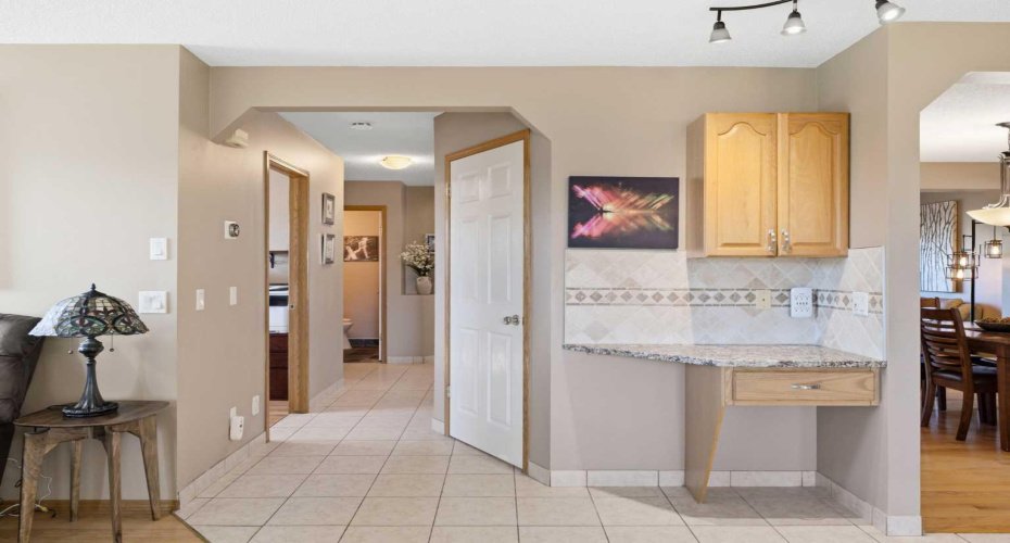 12 Edgeridge Green, Calgary, Alberta T3A 6A9, 5 Bedroom Bedrooms, 0 ,4 BathroomBathrooms,Residential,For Sale,Edgeridge,0,A2327402