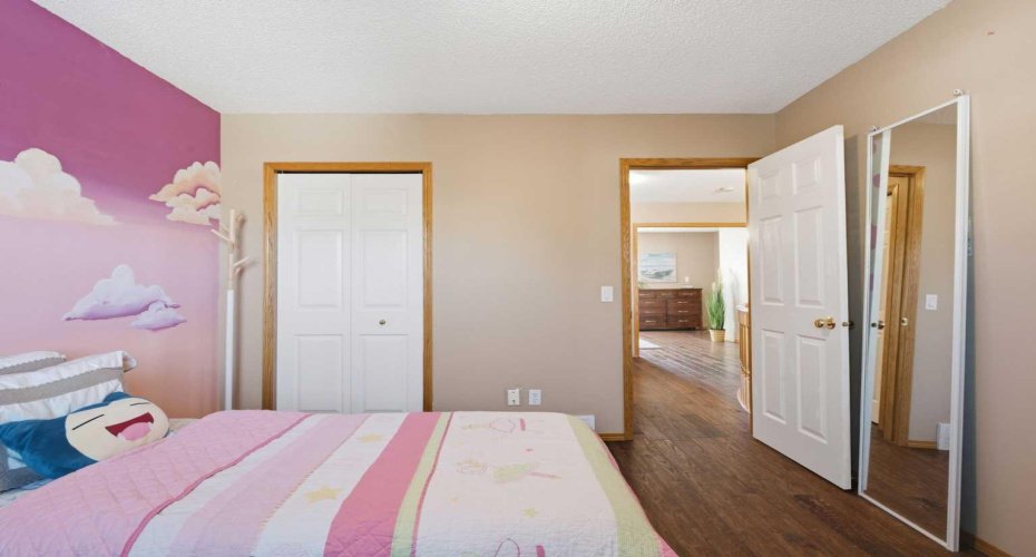 12 Edgeridge Green, Calgary, Alberta T3A 6A9, 5 Bedroom Bedrooms, 0 ,4 BathroomBathrooms,Residential,For Sale,Edgeridge,0,A2327402