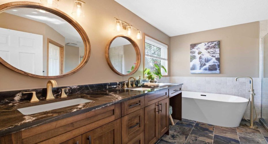 12 Edgeridge Green, Calgary, Alberta T3A 6A9, 5 Bedroom Bedrooms, 0 ,4 BathroomBathrooms,Residential,For Sale,Edgeridge,0,A2327402
