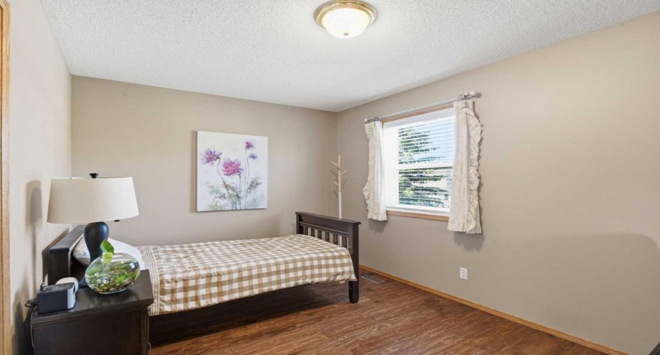 12 Edgeridge Green, Calgary, Alberta T3A 6A9, 5 Bedroom Bedrooms, 0 ,4 BathroomBathrooms,Residential,For Sale,Edgeridge,0,A2327402
