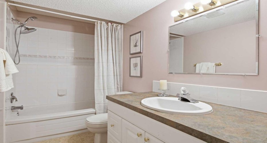 12 Edgeridge Green, Calgary, Alberta T3A 6A9, 5 Bedroom Bedrooms, 0 ,4 BathroomBathrooms,Residential,For Sale,Edgeridge,0,A2327402