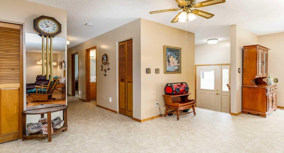 88 McCullough Cresent, Red Deer, Alberta T4R 1S7, 4 Bedroom Bedrooms, 0 ,3 BathroomBathrooms,Residential,For Sale,McCullough Cresent,0,A2327417
