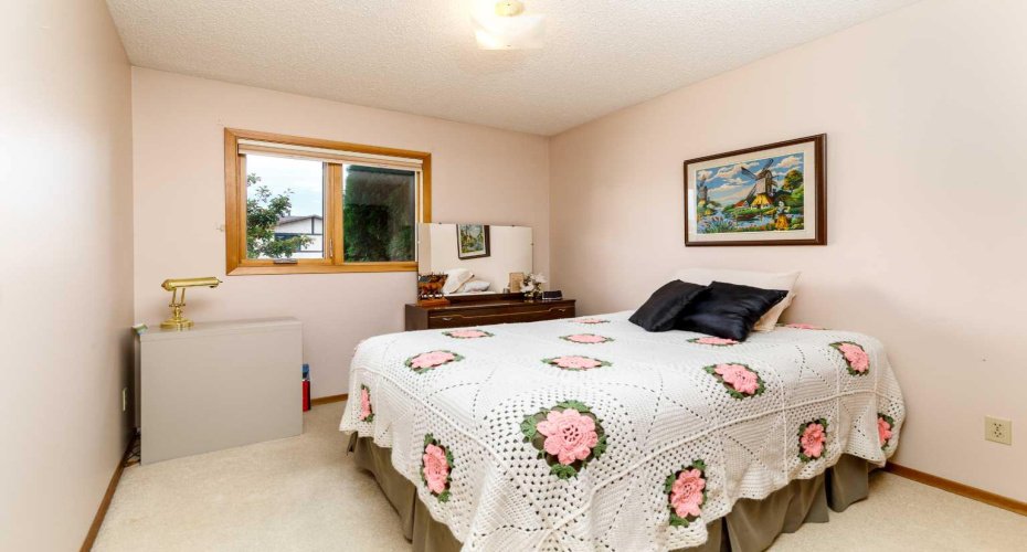88 McCullough Cresent, Red Deer, Alberta T4R 1S7, 4 Bedroom Bedrooms, 0 ,3 BathroomBathrooms,Residential,For Sale,McCullough Cresent,0,A2327417