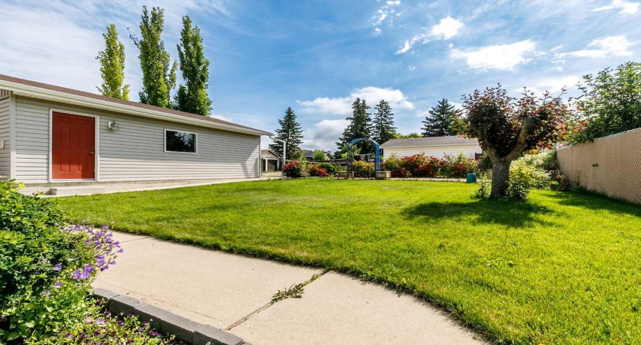 88 McCullough Cresent, Red Deer, Alberta T4R 1S7, 4 Bedroom Bedrooms, 0 ,3 BathroomBathrooms,Residential,For Sale,McCullough Cresent,0,A2327417