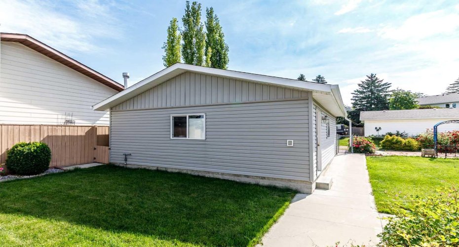 88 McCullough Cresent, Red Deer, Alberta T4R 1S7, 4 Bedroom Bedrooms, 0 ,3 BathroomBathrooms,Residential,For Sale,McCullough Cresent,0,A2327417