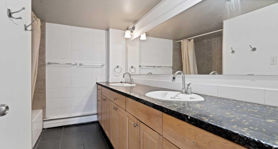 519 17 Avenue, Calgary, Alberta T2S 0A9, 2 Bedroom Bedrooms, 0 ,1 BathroomBathrooms,Residential,For Sale,17,0,A2327433
