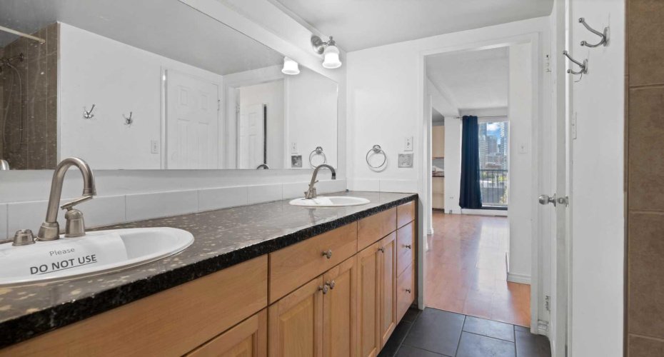 519 17 Avenue, Calgary, Alberta T2S 0A9, 2 Bedroom Bedrooms, 0 ,1 BathroomBathrooms,Residential,For Sale,17,0,A2327433