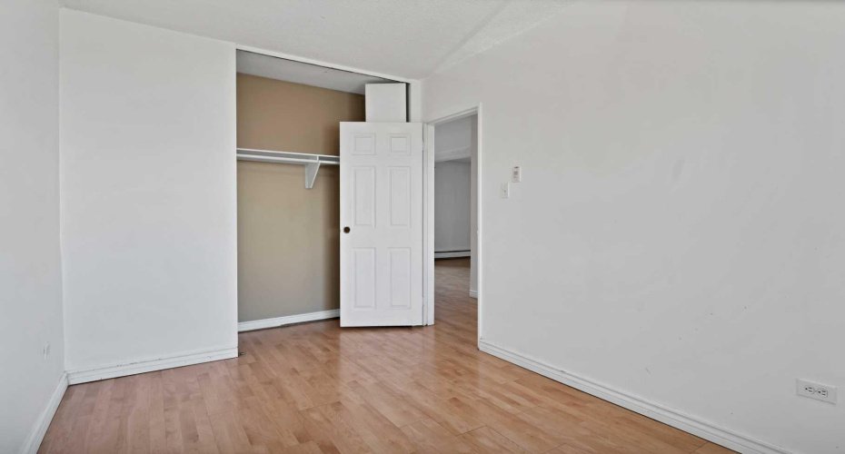 519 17 Avenue, Calgary, Alberta T2S 0A9, 2 Bedroom Bedrooms, 0 ,1 BathroomBathrooms,Residential,For Sale,17,0,A2327433