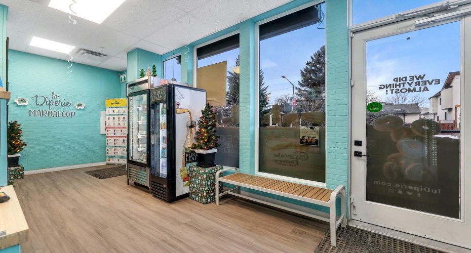 1829 33 Avenue, Calgary, Alberta T2T 1Z1, 0 , 0 ,0,Commercial,For Lease,33,0,A2327470