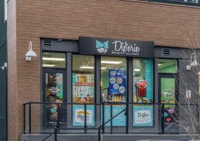 1829 33 Avenue, Calgary, Alberta T2T 1Z1, 0 , 0 ,0,Commercial,For Lease,33,0,A2327470