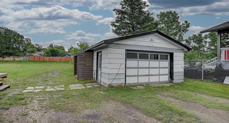 914 6 Avenue, Beaverlodge, Alberta T0H 0C0, 2 Bedroom Bedrooms, 0 ,1 BathroomBathrooms,Residential,For Sale,6,0,A2327472