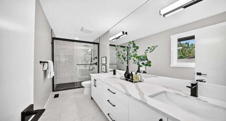upper ensuite