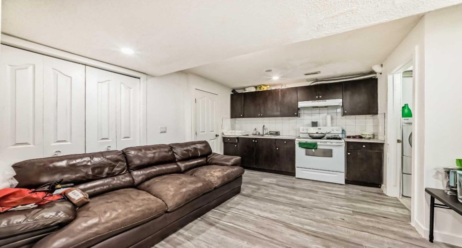 125 Coral Springs Bay, Calgary, Alberta T3J 3P4, 5 Bedroom Bedrooms, 0 ,3 BathroomBathrooms,Residential,For Sale,Coral Springs,0,A2327501