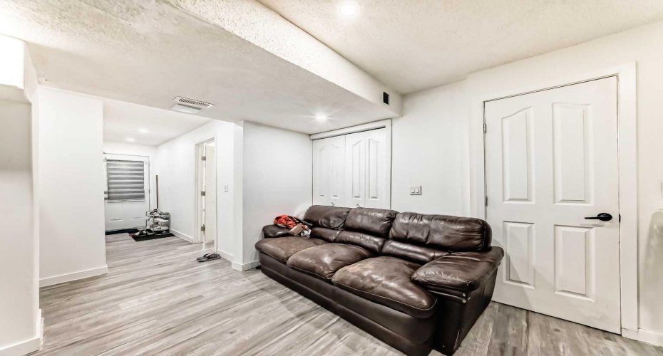 125 Coral Springs Bay, Calgary, Alberta T3J 3P4, 5 Bedroom Bedrooms, 0 ,3 BathroomBathrooms,Residential,For Sale,Coral Springs,0,A2327501