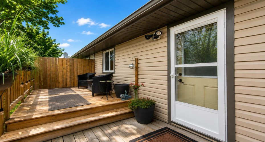 114 Redwood Boulevard, Springbrook, Alberta T4S 0J5, 2 Bedroom Bedrooms, 0 ,2 BathroomBathrooms,Residential,For Sale,Redwood,0,A2327545