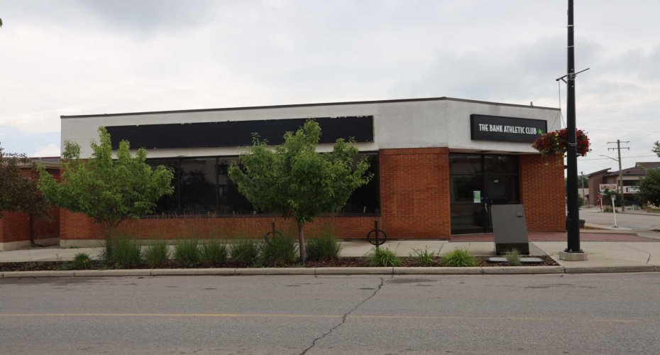 137 Second Avenue, Strathmore, Alberta T1P 1K2, 0 , 0 ,0,Commercial,For Sale,Bank Fitness,Second,0,A2327546