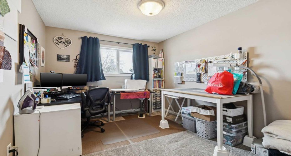 107 Elm Place, Okotoks, Alberta T1S 1J1, 4 Bedrooms Bedrooms, ,2 BathroomsBathrooms,Residential,For Sale,Elm,A2327584