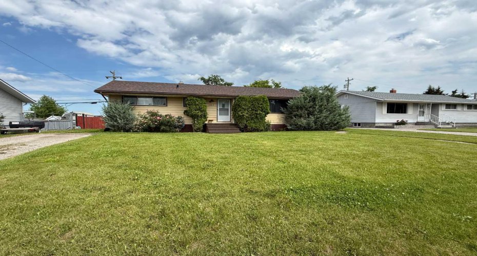 107 Fraser Street, Hinton, Alberta T7V 1B7, 5 Bedroom Bedrooms, 0 ,2 BathroomBathrooms,Residential,For Sale,Fraser,0,A2327590