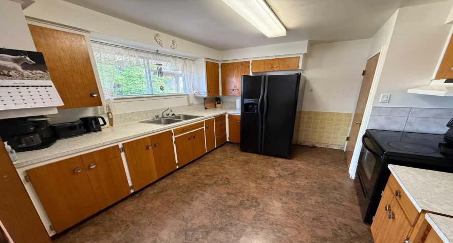 107 Fraser Street, Hinton, Alberta T7V 1B7, 5 Bedroom Bedrooms, 0 ,2 BathroomBathrooms,Residential,For Sale,Fraser,0,A2327590