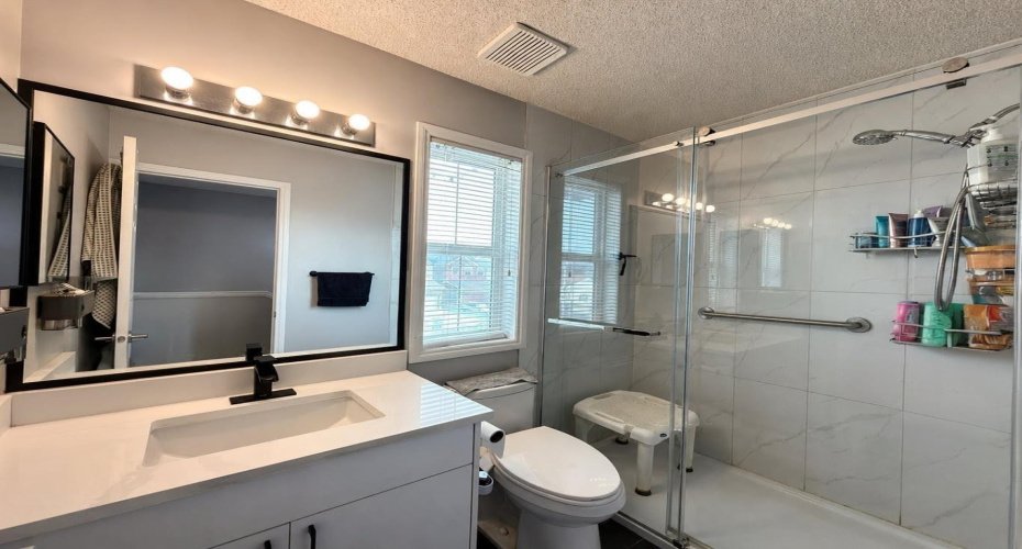 Upper Floor Bathroom