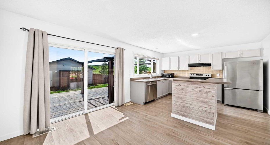 294 Elgin View, Calgary, Alberta T2Z 4N6, 2 Bedroom Bedrooms, 0 ,3 BathroomBathrooms,Residential,For Sale,Elgin,0,A2327593