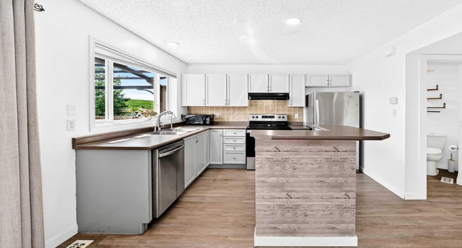 294 Elgin View, Calgary, Alberta T2Z 4N6, 2 Bedroom Bedrooms, 0 ,3 BathroomBathrooms,Residential,For Sale,Elgin,0,A2327593