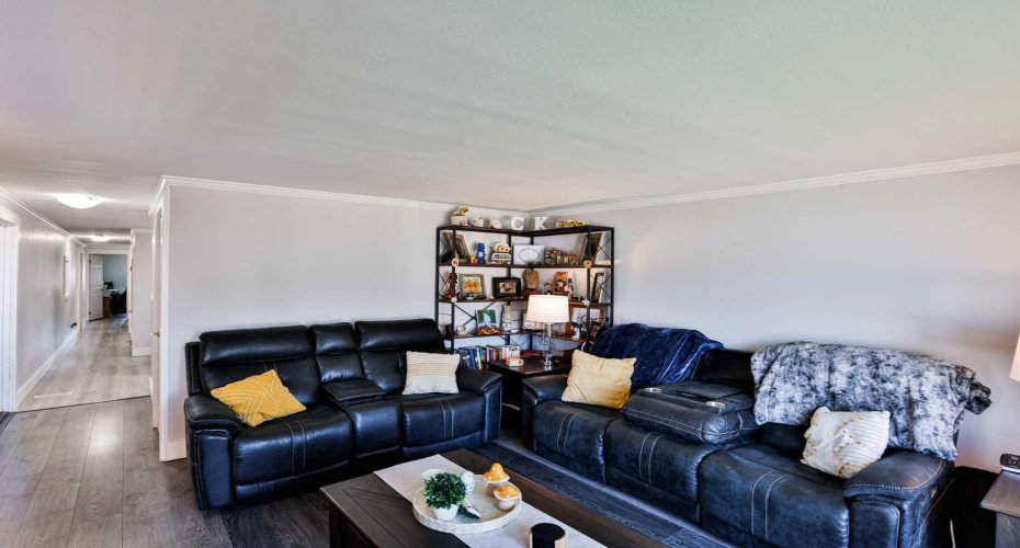 431 3 Street, Vulcan, Alberta T0L 2B0, 2 Bedroom Bedrooms, 0 ,1 BathroomBathrooms,Residential,For Sale,3,0,A2327604